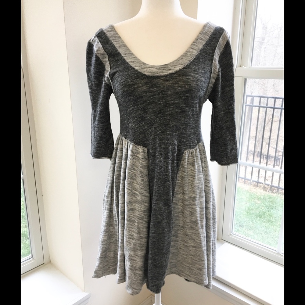 Adorable Free People cozy cotton knit dress!